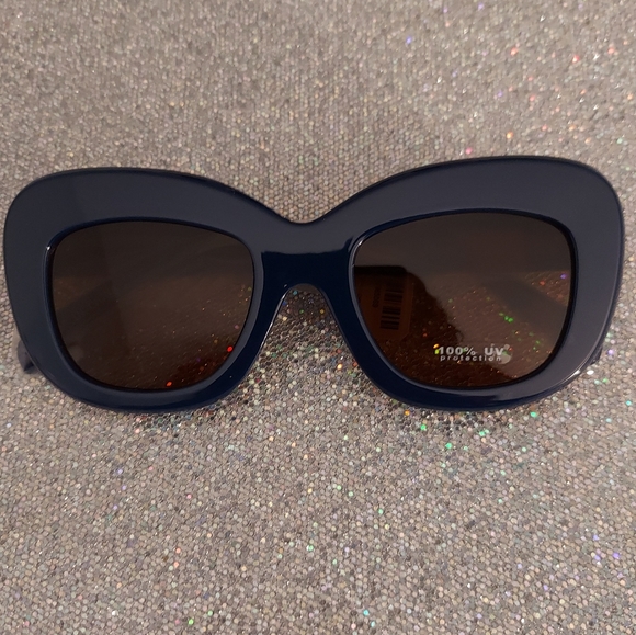 Torrid Oversized Cateye Sunglasses - Picture 3 of 7